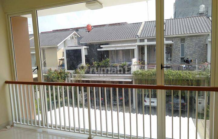 Rumah Bagus 4 Lantai Type Mezzanine di Kebayoran Village Bintaro Jaya