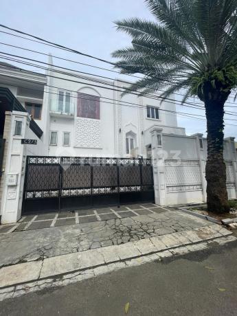 Rumah Besar Modern Semi Furnished di Villa Inti Persada Pamulang Rumah Besar Modern Semi Furnished di Villa Inti Persada Pamulang