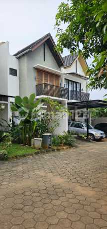 Rumah Bagus ada Attic Room Komplek Habitat Exclusive Residence, Ciputat Tangerang