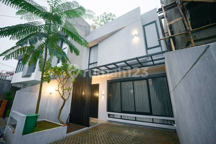 Rumah Mewah Sejuk Strategis Full Furnished Siap Huni di Pesona Lembang Rumah Mewah Sejuk Strategis Full Furnished Siap Huni di Pesona Lembang