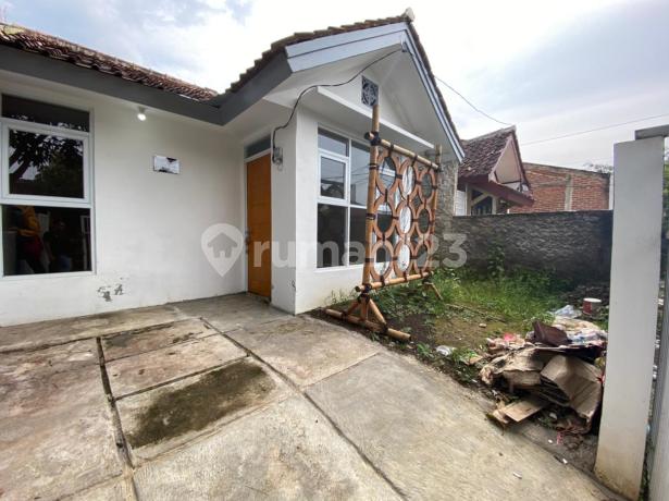 Rumah Simple Bagus Cluster Strategis Siap Isi di Bumi Parahyangan Kencana Rumah Simple Bagus Cluster Strategis Siap Isi di Bumi Parahyangan Kencana