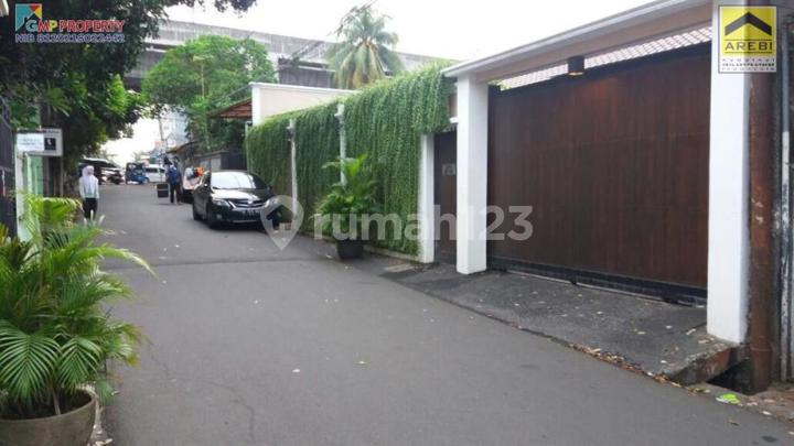 Rumah Private Pool Murah Meriah Di Kebayoran Baru