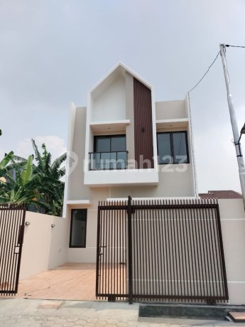 For Sale: New Ready-to-Live House in a Large Complex in Kodau, Bekasi For Sale: New Ready-to-Live House in a Large Complex in Kodau, Bekasi