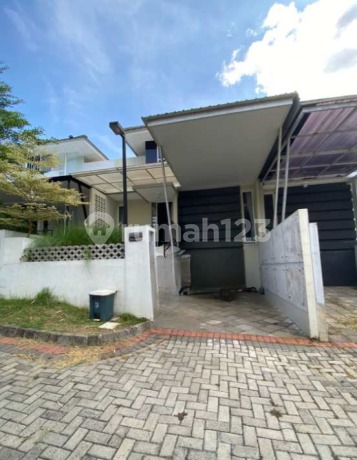 Rumah Murah Bagus Dekat Akses Tol di Malang Rumah Murah Bagus Dekat Akses Tol di Malang