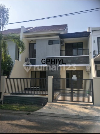 Rumah 2 Lantai di Cluster Aralia Harapan Indah Bekasi