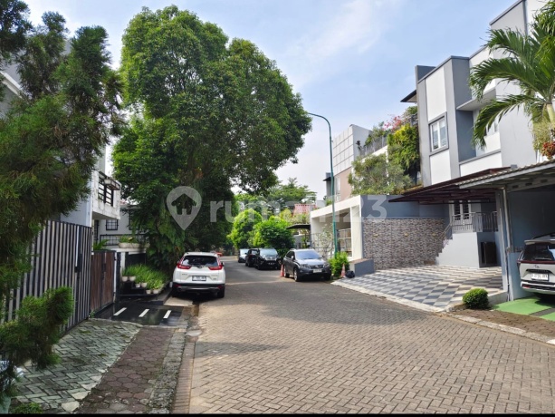 Rumah Mewah 2 Lantai di Raffles Hills Cibubur Cimanggis Depok