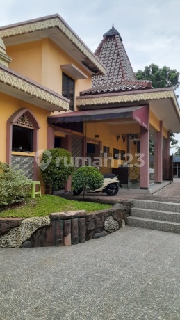 Dijual Semi Gedung serbaguna dan Ruang Kantor terawat, SHM Siap Huni Lokasi di Jalan Utama Raya Serpong