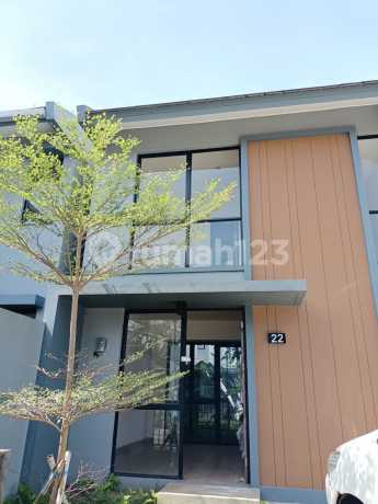 Dijual Rumah Siap Huni Dekat Uph Lippo Karawaci Rumah Bagus SHM di Vihara Atisa Dipamkara, Vihara Vajra Bumi Nusantara Lippo Karawaci Tangerang Residence, Jalan Villa Permata, Binong, Curug, Tangerang, Banten, Indonesia, 15810, Karawaci