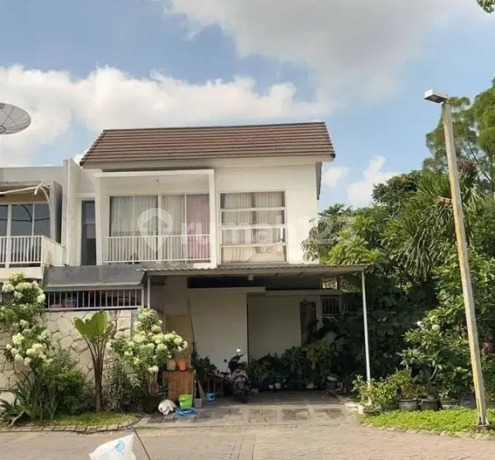 Rumah Forest Mansion