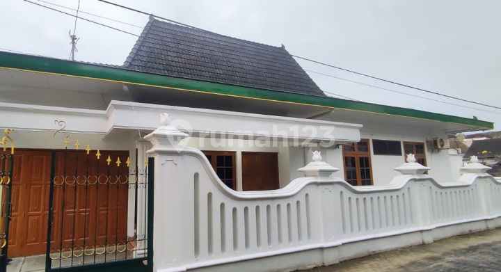 1-Story Hook House Near UGM, Panti Rapih Culinary, Pogung Baru 1-Story Hook House Near UGM, Panti Rapih Culinary, Pogung Baru