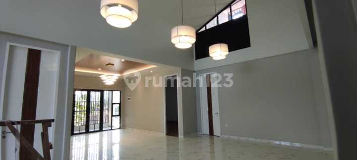 Dijual Rumah Tinggal Di Kompleks Azalea, Panakkukang