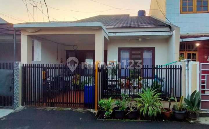 Di Jual Rumah Komplek Pondok Bambu Jakarta Timur