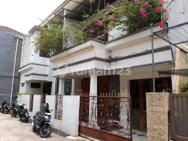 Di Jual Rumah Komplek Pondok Bambu Jakarta Timur