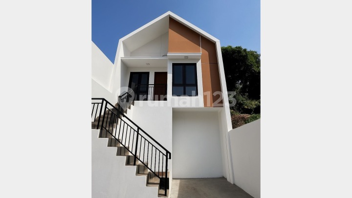 Rumah Lux Komplek Girimande – Timur, Dekat Fasilitas Lengkap!