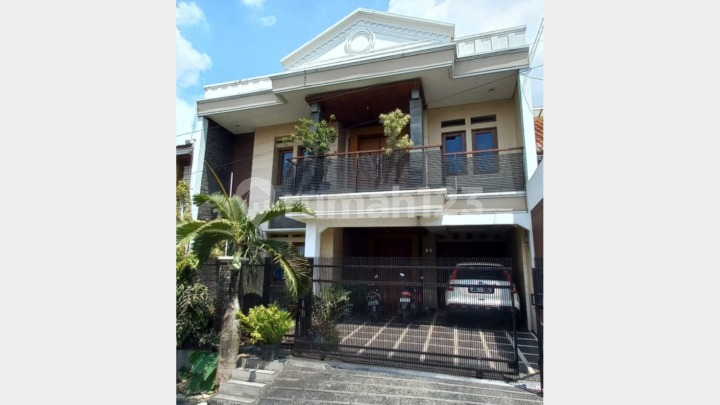 Grand 3-Story House Ready to Occupy in Beautiful Ujungberung, Near Antapani