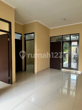 House for Sale in SetraDago Complex