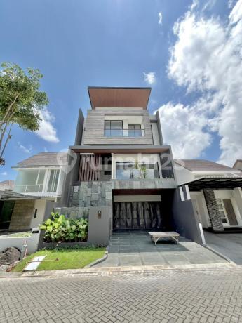 Jual Rumah Baru 3 Lantai Queentown Citraland Surabaya Barat