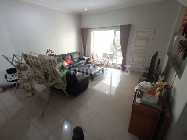 Rumah di Pik 1 Patung Kuda Laut