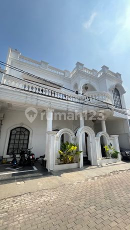 Rumah Mewah 2,5 Lantai Taman Aster, Cikarang Barat Bekasi Rumah Bagus