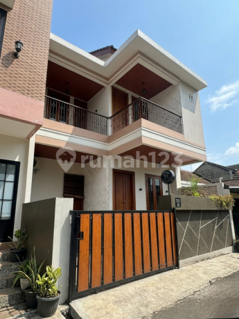 Modern House Strategically Located in Cikutra Baru Complex.
