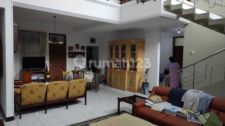 Rumah Tanah Luas Harga Menarik Komplek Dosen Unpad II, Cigadung. Rumah Tanah Luas Harga Menarik Komplek Dosen Unpad II, Cigadung.