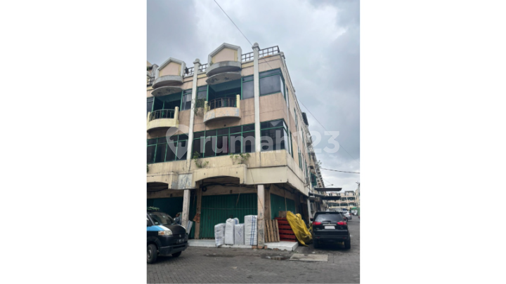 Ruko Pengampon Square 3.5 Floors Hook Ruko Pengampon Square 3.5 Floors Hook