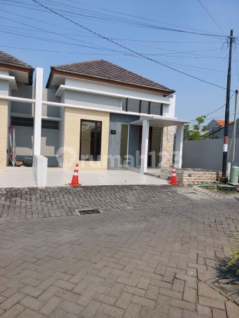 Jual Unit Perumahan Grand Royal Regency Type Safire 1 Lantai Taman Sidoarjo Jual Unit Perumahan Grand Royal Regency Type Safire 1 Lantai Taman Sidoarjo