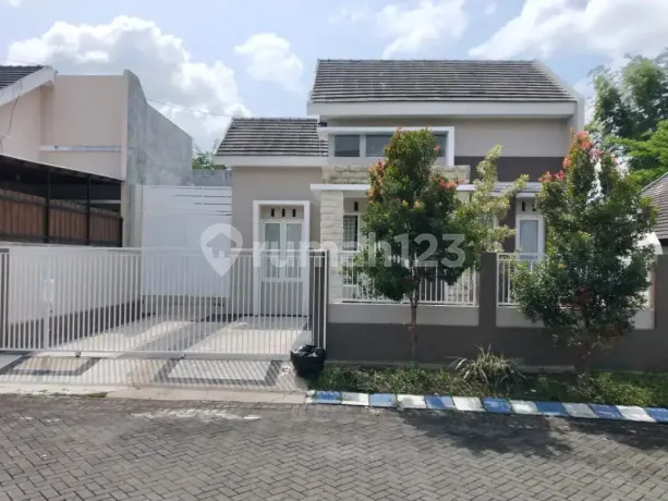 DIJUAL RUMAH Tirtasani Royal Resort Dekat Exit Toll Karanglo Luas 216