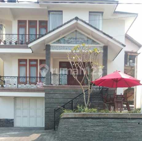 Rumah di Komp Villa Istana Bunga Bandung Barat, 3 Lantai Furnished Rumah di Komp Villa Istana Bunga Bandung Barat, 3 Lantai Furnished