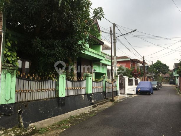 Rumah di Komplek Padasuka Indah Cimahi, 2 Lantai Siap Huni Rumah di Komplek Padasuka Indah Cimahi, 2 Lantai Siap Huni