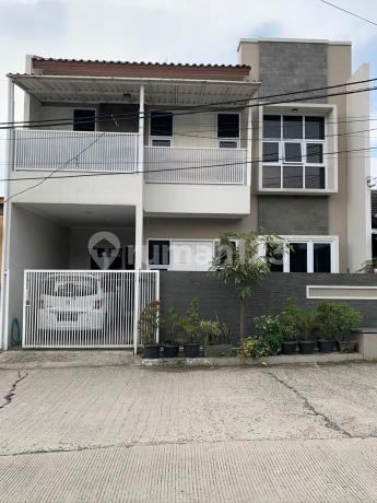 Rumah di Cimareme Indah Bandung Barat, 2 Lantai Siap Huni