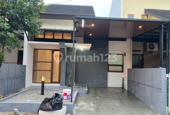 For Sale House in De Green Grande Residence Complex, Ciwastra, Ters.buahbatu