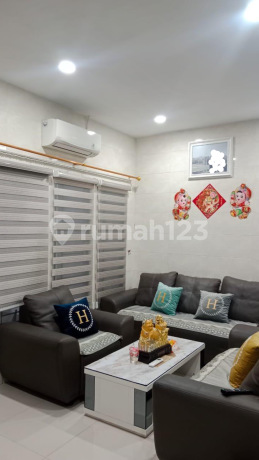 Dijual Kondisi Siap Huni Full Furnished 3 Lantai Komplek JCity 