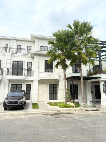 Dijual 1 Unit Rumah Villa Modern Jewel Park Polonia - Jl. Starban