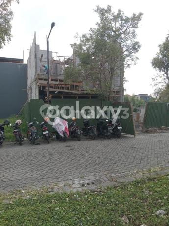 New House di Golf Avenue Citraland Surabaya Barat