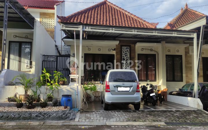 Rumah di Perum Bale Nirvana, Beringin Ngaliyan, Depan Taman