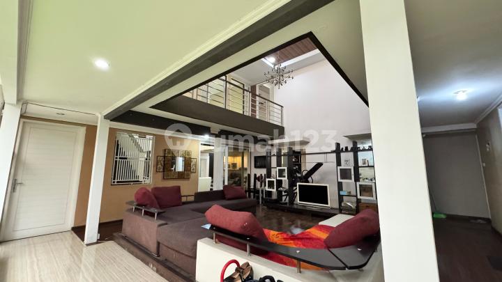 Rumah 2 Lantai Siap Huni Di Kawasan Elit Setra Duta Bandung