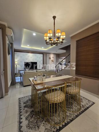 Rumah Rapi Cantik di Whitsand Greenwich BSD Rumah Rapi Cantik di Whitsand Greenwich BSD