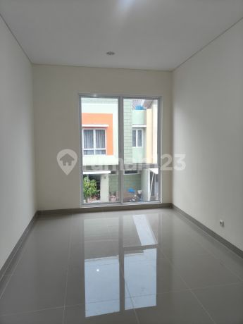 Rumah Rapi Siap Huni Di Arcadia Village Gading Serpong Rumah Rapi Siap Huni Di Arcadia Village Gading Serpong