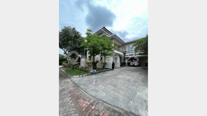 Rumah Mewah Jakuzzi Dalam Perumahan Jalan Kaliurang Sleman Yogya Rumah Mewah Jakuzzi Dalam Perumahan Jalan Kaliurang Sleman Yogya