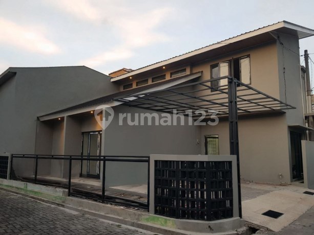 Rumah Mezzanine Dalam Perumahan Dekat Budi Mulia Tajem Wedomartani Ngemplak Sleman