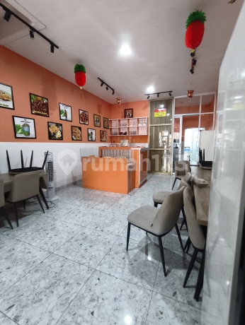 Mendrisio Shophouse, Good Building for Restaurant, Coffee Shop, or Beauty Clinic Mendrisio Shophouse, Good Building for Restaurant, Coffee Shop, or Beauty Clinic