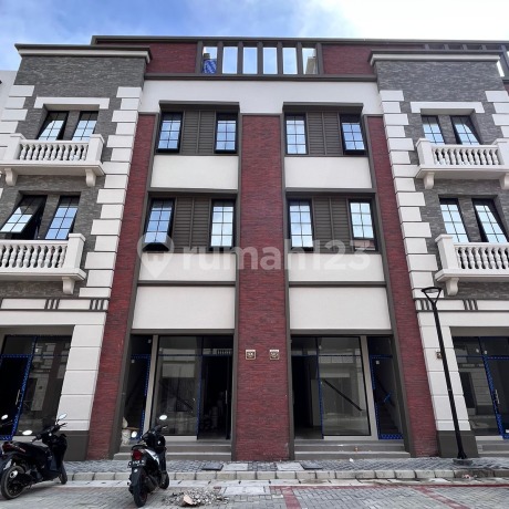 Disewakan Ruko Osaka PIK 2 Unfurnished 3 Lantai Ukuran 4,5x15