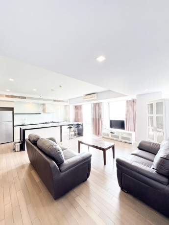 For Rent Verde One 2 Bedrooms Middle Floor