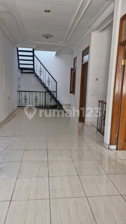 Dijual Cepat Rumah Bagus.baru Renovasi di Kelapa Gading Permai Jakut,3Kt dan 2Setengah Lantai,,Strategis. Danvrapi Dijual Cepat Rumah Bagus.baru Renovasi di Kelapa Gading Permai Jakut,3Kt dan 2Setengah Lantai,,Strategis. Danvrapi