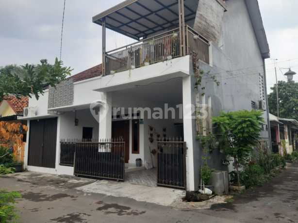 Rumah Tinggal 2 Lantai Dekat Kantor Imigrasi Bebas Banjir Lingkungan Aman Rumah Tinggal 2 Lantai Dekat Kantor Imigrasi Bebas Banjir Lingkungan Aman