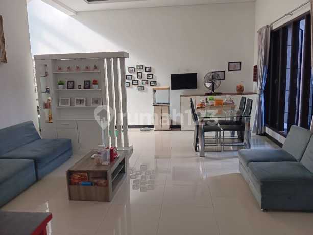 Rumah Mewah di Perumahan Dekat Sekolah Internasional Dekat Mall Csb