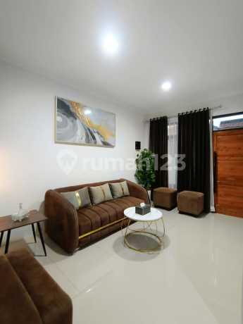 Jual Rumah Modern Semi Furnish Strategis Nyaman Aman di Komplek