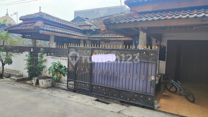 Di Jual Rumah Tua Hitung Tanah Saja di Bangun Reksa Indah. Karang Tengah Tangerang SHM Rumah