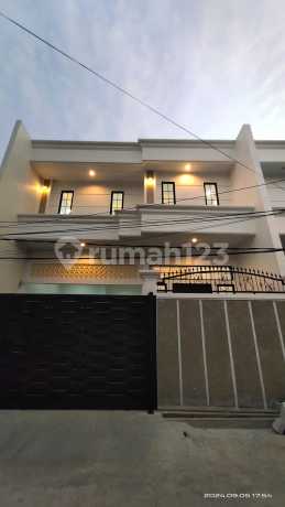 Dijual Rumah di Daan Mogot Real Estate - LT 180 M², SHM, Siap Huni Dijual Rumah di Daan Mogot Real Estate - LT 180 M², SHM, Siap Huni